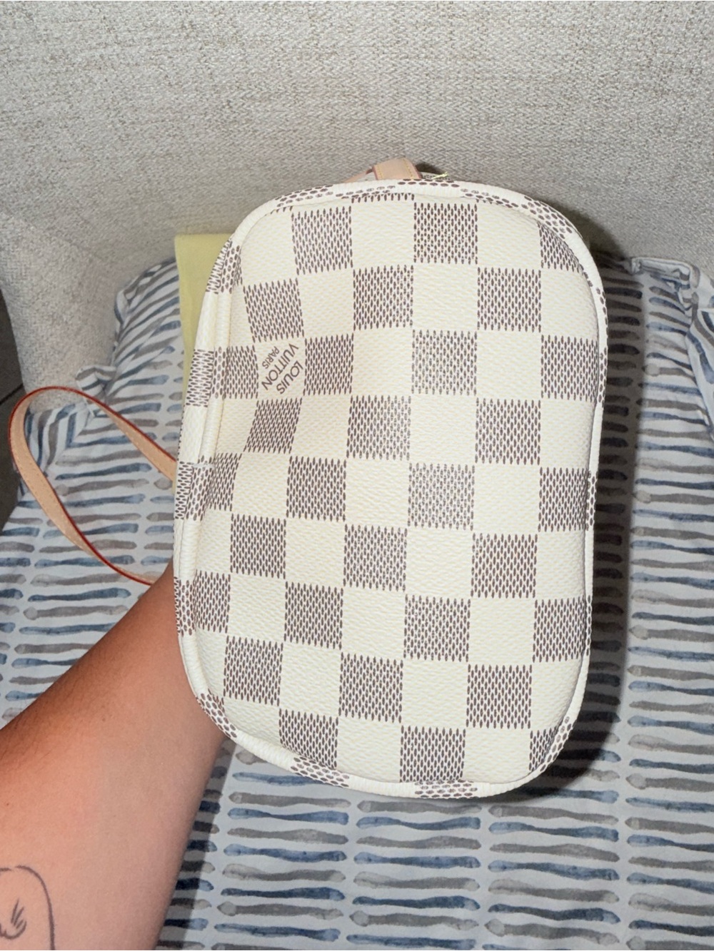 Cream Check Drawstring Bucket Bag with Matching Wallet - Picture 4 of 4